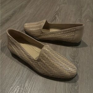 Trotters Loafer Liz III Nude Leather Womens 8 Narrow‎ New